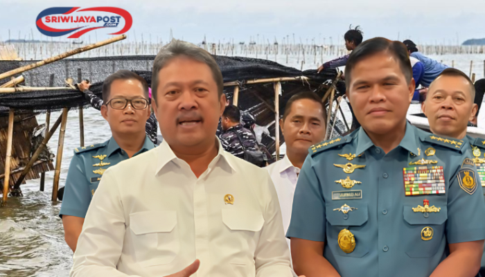 Menteri KKP dan TNI AL Mulai Bongkar Pagar Laut Tangerang