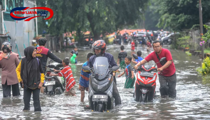 Jalan Daan Mogot Lumpuh Akibat Banjir: Dampak dan Upaya Penanggulangan