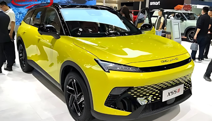 BAIC X-55 II: SUV Futuristik dengan Kulkas di Kabin dan Teknologi Terkini