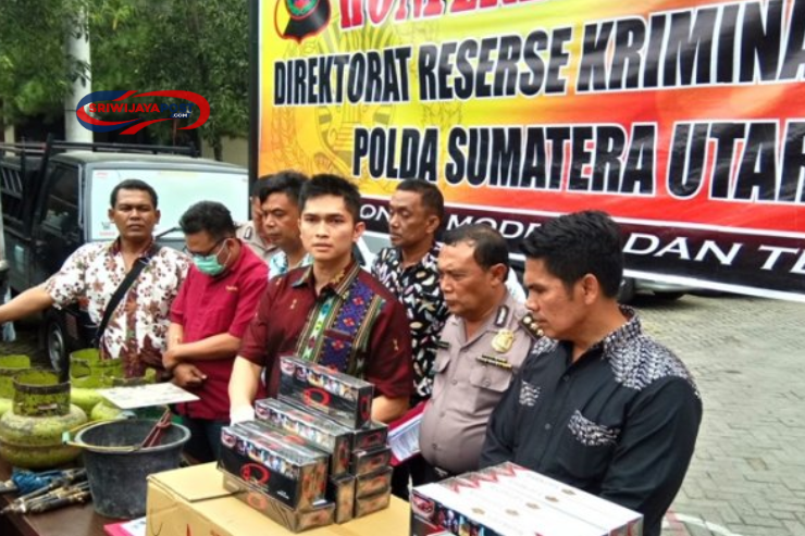 Gerebek Gudang Pengoplosan Gas, Ini Faktanya!