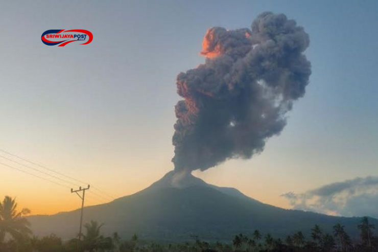 Gunung Lewotobi Meletus Lagi Siang Ini, Tinggi Kolom Abu Capai 800 Meter