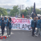 Demo "Indonesia Gelap" di Semarang: Mahasiswa Protes dengan Kotoran Sapi di Depan Kantor Gubernur