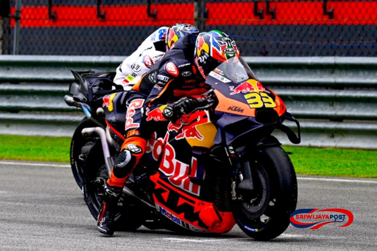 Kenapa Motor MotoGP Terlihat Ceper Saat Start? Ini Penjelasannya