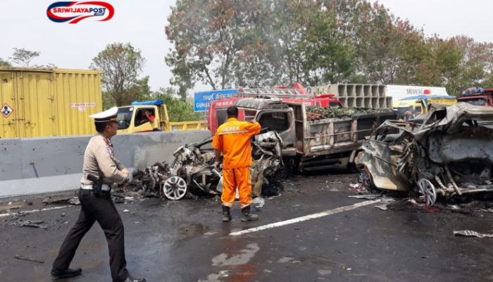 Kecelakaan Beruntun di Tol Cipularang Diawali Truk Hilang Kendali, 7 Orang Luka-luka