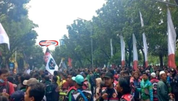 Ojol Demo Damai, Minta Transparansi dan Keadilan Tarif!