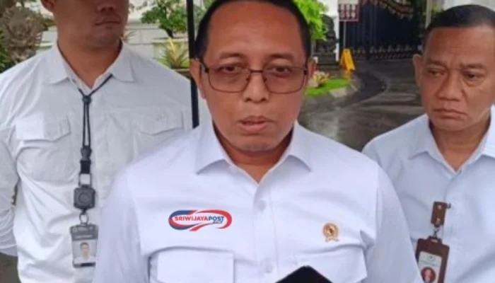Hasan Nasbi Batal Mundur, Tetap Pimpin Komunikasi Kepresidenan!