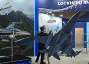 Aksi Seru! Denwalsus Kemhan Pukau Pengunjung di Indo Defence Expo 2025