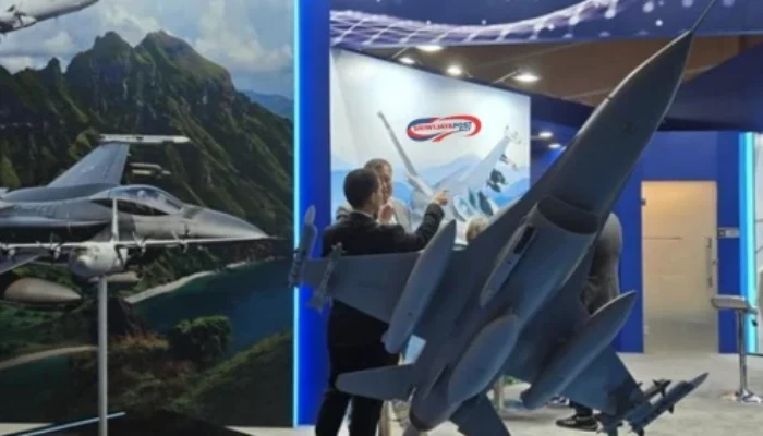 Aksi Seru! Denwalsus Kemhan Pukau Pengunjung di Indo Defence Expo 2025