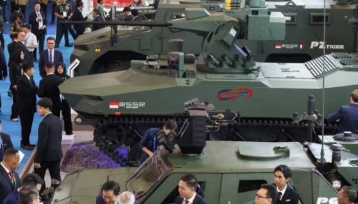 Aksi Seru! Denwalsus Kemhan Pukau Pengunjung di Indo Defence Expo 2025