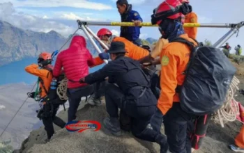Hujan Deras dan Jurang Terjal, Tim SAR Berjuang Berjam-jam Tandu Jenazah Pendaki Brasil Juliana ke RS Bhayangkara