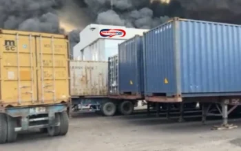 PT Agro Raya Mas Medan Terbakar Hebat, Truk Kontainer Dievakuasi