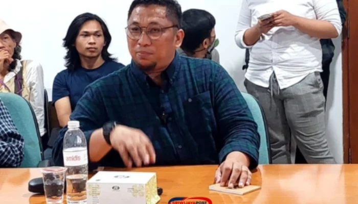 Ekonomi Kapitalis Jadi Alasan Hakim Vonis Tom Lembong, Feri Amsari Heran