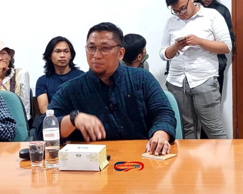 Ekonomi Kapitalis Jadi Alasan Hakim Vonis Tom Lembong, Feri Amsari Heran