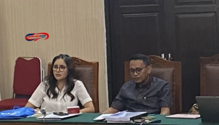 Nikita Mirzani Mengamuk di Sidang: Tolak Rompi Tahanan dan Cekcok dengan Jaksa!