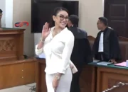 Nikita Mirzani Mengamuk di Sidang: Tolak Rompi Tahanan dan Cekcok dengan Jaksa!