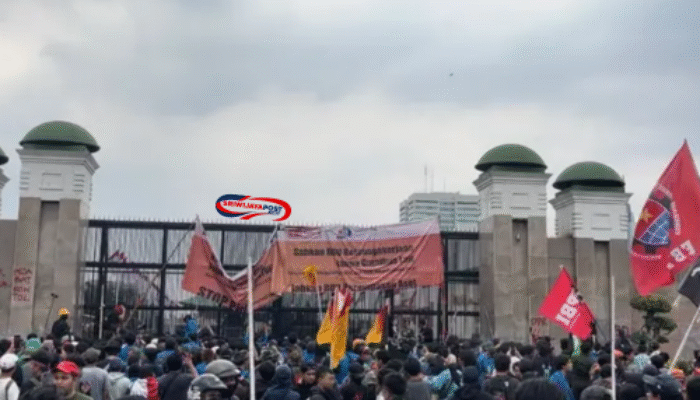 Massa Kembali Demo Saat DPR Rapat dengan TNI, 5.369 Personel Gabungan Disiagakan