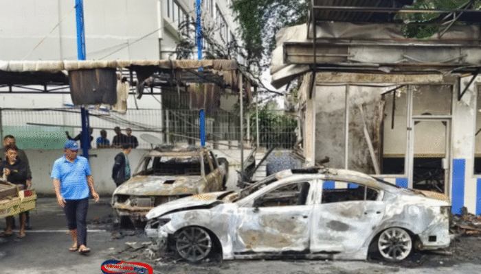 Gedung DPRD dan Kantor Ditlantas Polda Sumsel Dibakar Massa