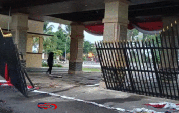 Gedung DPRD dan Kantor Ditlantas Polda Sumsel Dibakar Massa