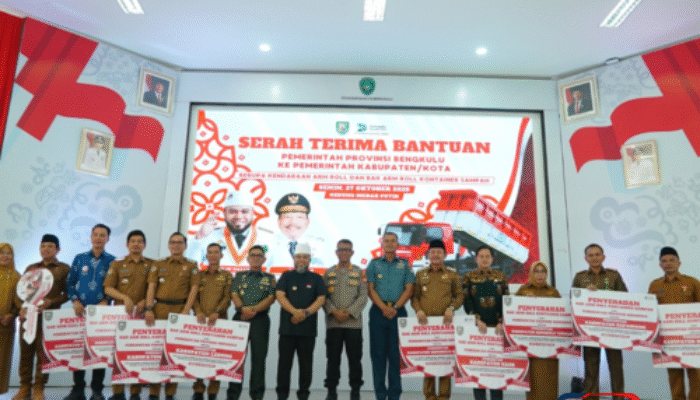 Kabupaten Kaur Terima 7 Unit Kontainer Sampah dari Pemprov Bengkulu