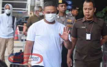 OTT KPK: Gubernur Riau Abdul Wahid Jadi Tersangka Pemerasan, Sita Rp 1,6 Miliar!