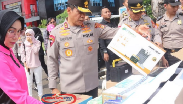 Polda Sumsel Kirimkan Bantuan Logistik untuk Korban Bencana di Aceh dan Sumut