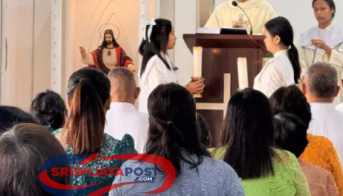 Nataru 2026: Demi Misa Natal, Satu Keluarga di Aceh Tengah Berjuang Menembus Titik Longsor