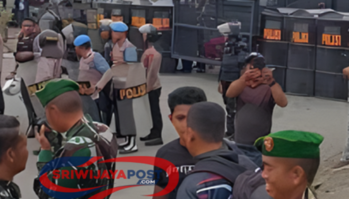 Demo di Aceh Berujung Ricuh: Anggota DPR Minta Tahan Diri, TNI Jelaskan Situasi