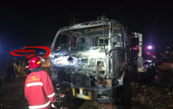 Truk Nissan Terbakar di Workshop Teluk Bayur Berau