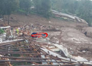 Tragedi Longsor di Bandung: 8 Orang Meninggal, 82 Masih Hilang